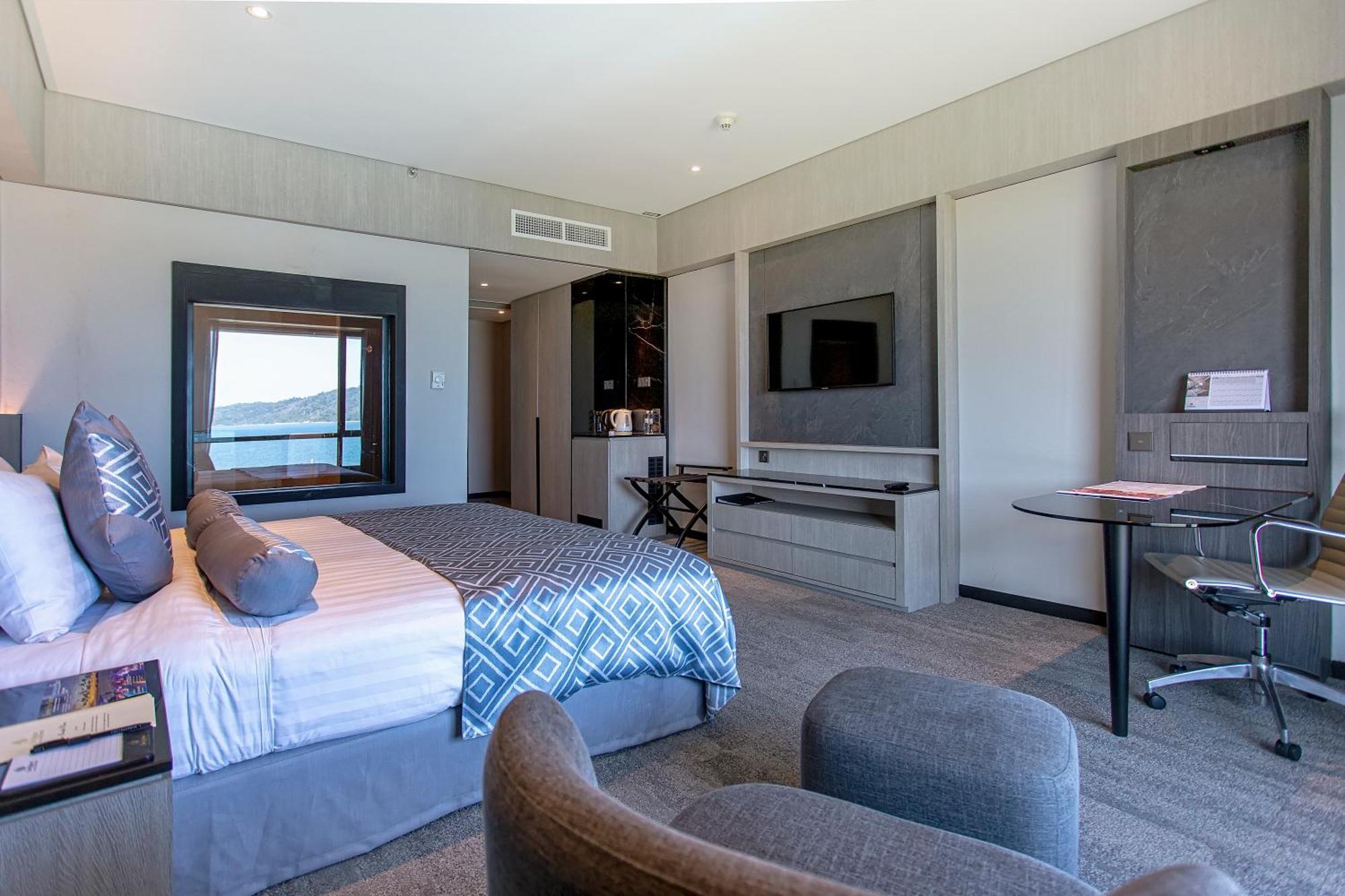 The Pacific Sutera Hotel Kota Kinabalu Exterior foto A room at the Protea Hotel Fire & Ice