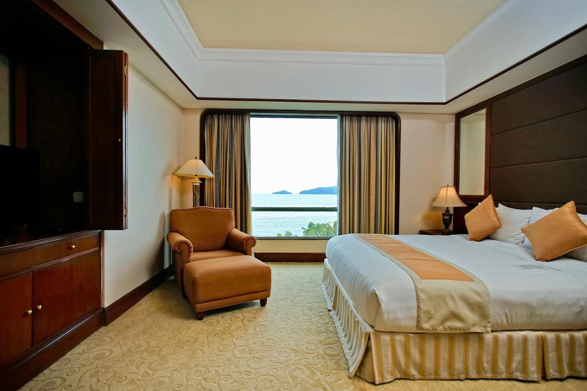 The Pacific Sutera Hotel Kota Kinabalu Exterior foto A room at the hotel